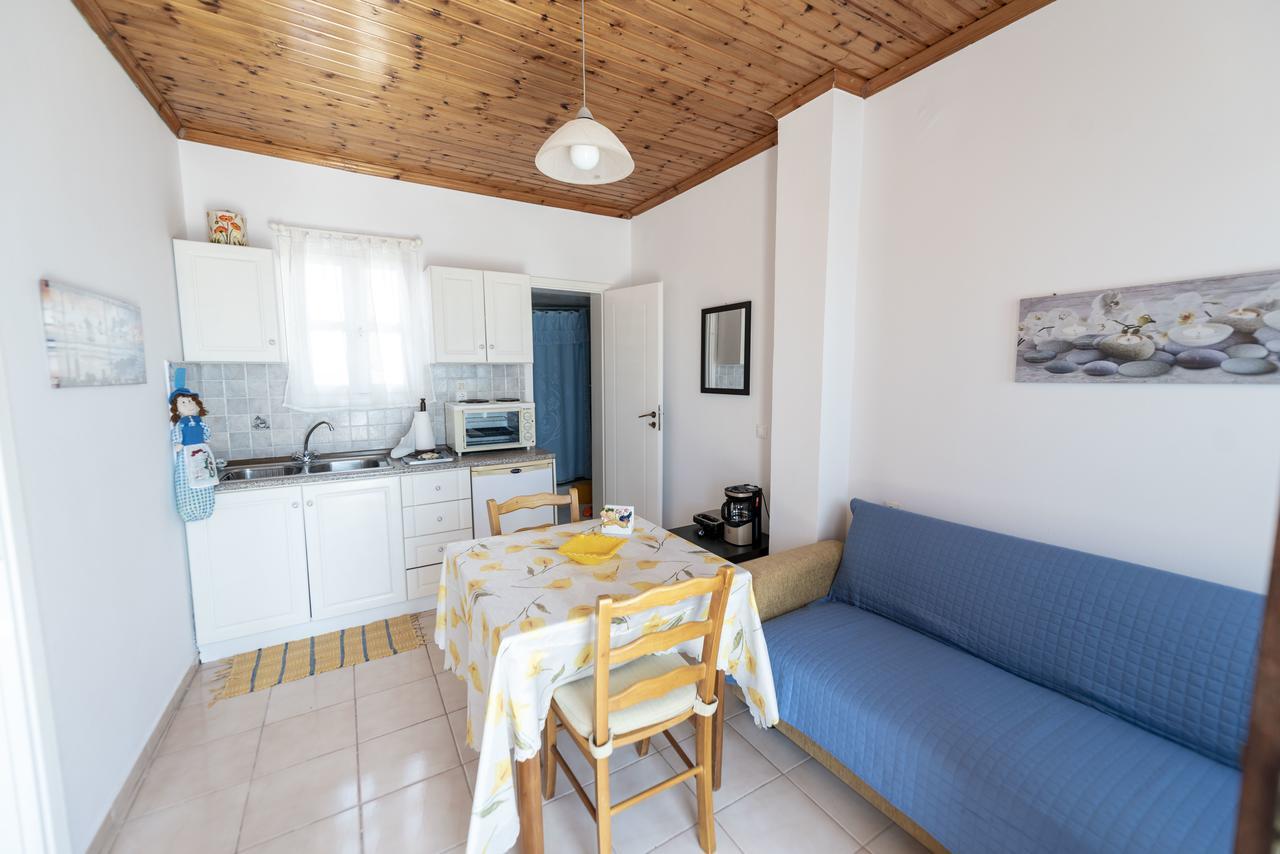Filoxenia Apartments Chalki Town Extérieur photo